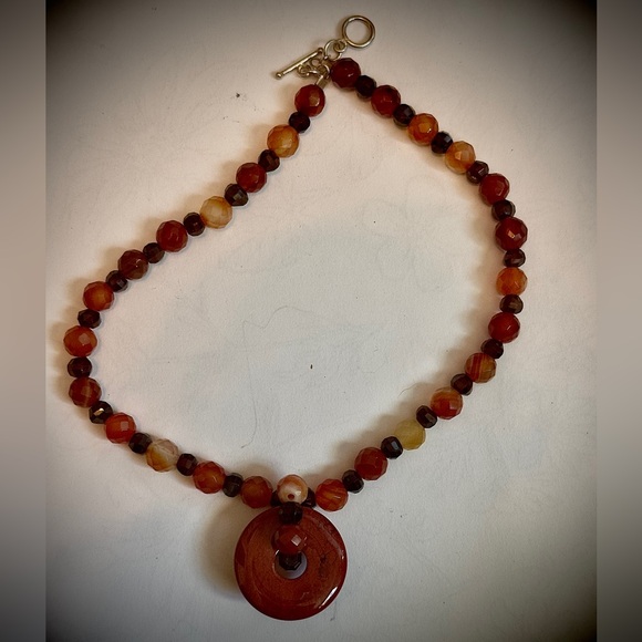 Stone necklace - Picture 1 of 1